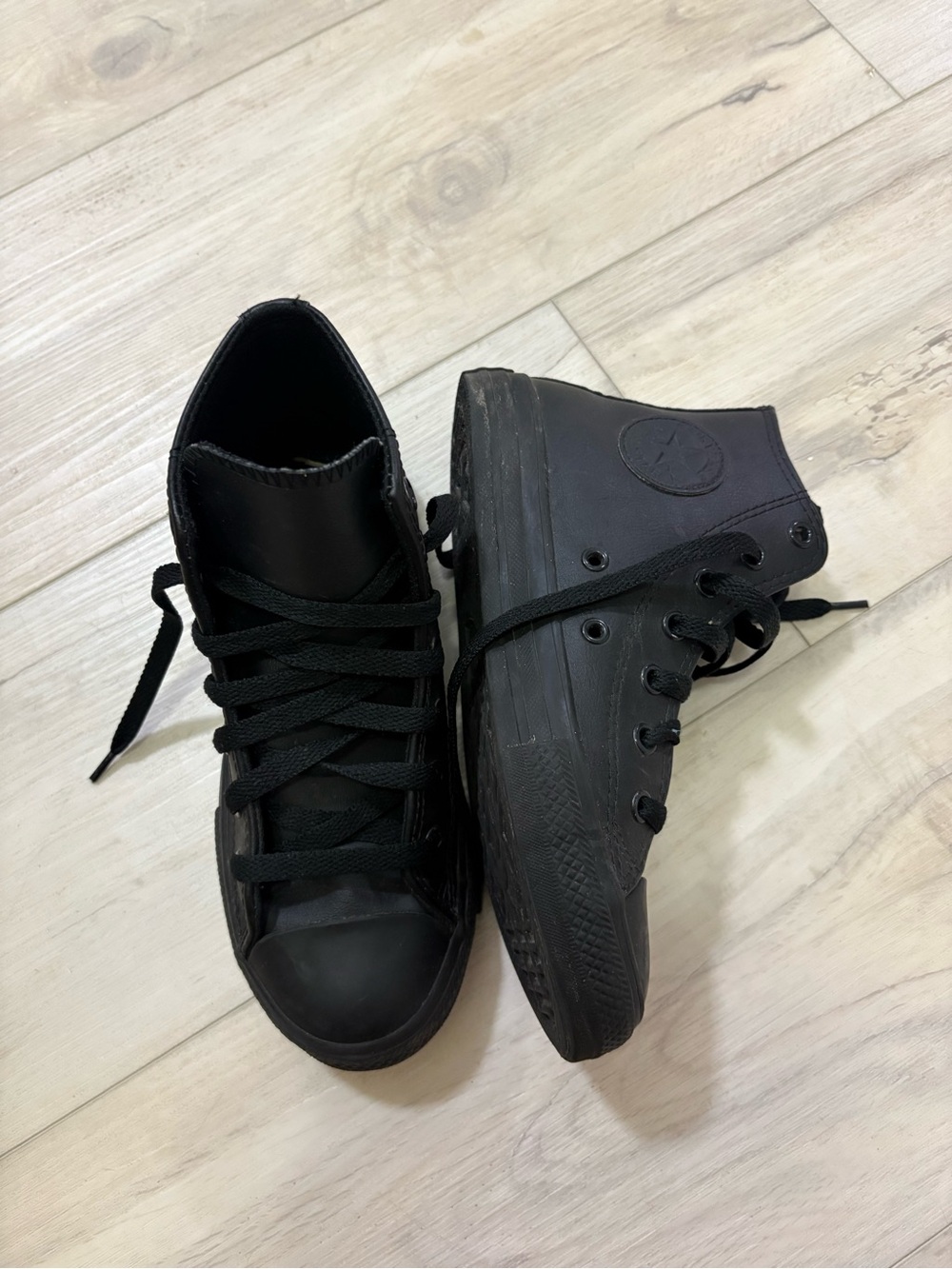 Kids Converse Black High-Top Sneakers size 2